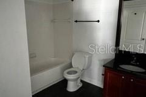 Condo in Orlando, Florida, 2 bedrooms  № 1737189 - photo 4