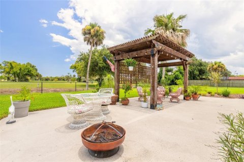 House in New Smyrna Beach, Florida 3 bedrooms, 247.49 sq.m. № 2220432 - photo 6