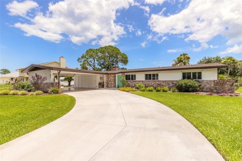House in New Smyrna Beach, Florida 3 bedrooms, 247.49 sq.m. № 2220432
