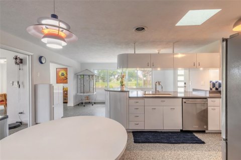 House in New Smyrna Beach, Florida 3 bedrooms, 247.49 sq.m. № 2220432 - photo 24