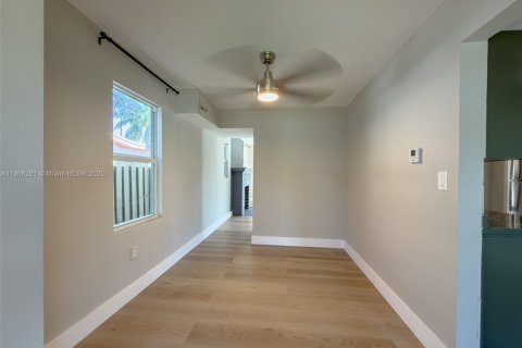 Villa ou maison à vendre à Fort Lauderdale, Floride: 4 chambres, 169.18 m2 № 1964577 - photo 7