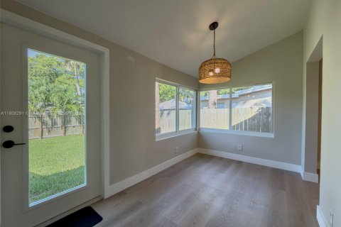 Villa ou maison à vendre à Fort Lauderdale, Floride: 4 chambres, 169.18 m2 № 1964577 - photo 3