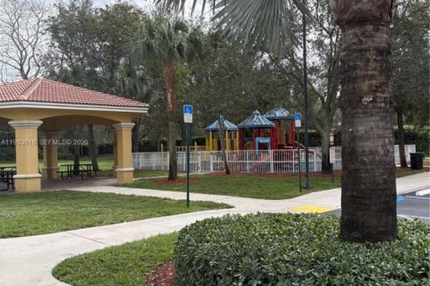 Condominio en alquiler en Miramar, Florida, 3 dormitorios № 2009936 - foto 13