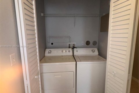 Condominio en alquiler en Miramar, Florida, 3 dormitorios № 2009936 - foto 9