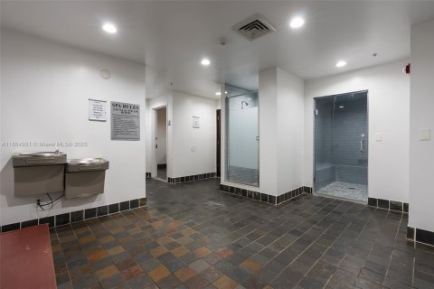 Copropriété à vendre à Miami, Floride: 2 chambres, 92.34 m2 № 1957685 - photo 15