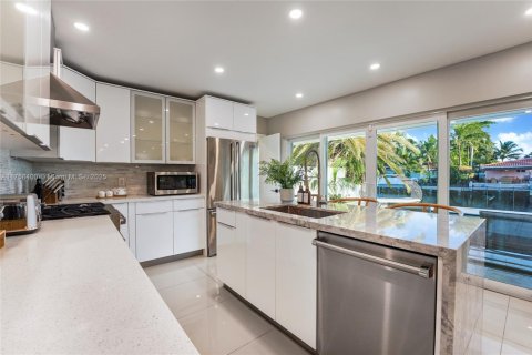 Casa en alquiler en Fort Lauderdale, Florida, 3 dormitorios, 161.19 m2 № 1860346 - foto 7