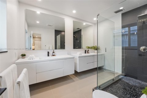 Casa en alquiler en Fort Lauderdale, Florida, 3 dormitorios, 161.19 m2 № 1860346 - foto 9