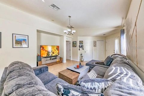 Casa en alquiler en Fish Hawk, Florida, 3 dormitorios, 117.89 m2 № 2093423 - foto 4