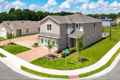 House in Davenport, Florida 4 bedrooms, 235.6 sq.m. № 1640036 - photo 1