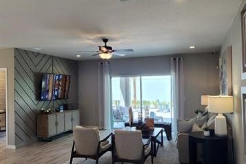 House in Davenport, Florida 4 bedrooms, 235.6 sq.m. № 1640036 - photo 11