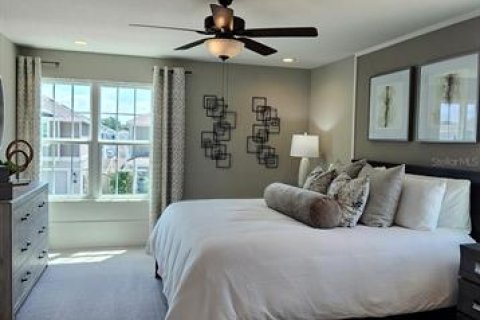 House in Davenport, Florida 4 bedrooms, 235.6 sq.m. № 1640036 - photo 14