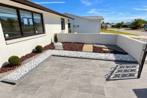 Villa ou maison à vendre à New Port Richey, Floride: 3 chambres, 162.58 m2 № 2412656 - photo 4