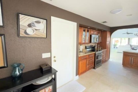 House in Deerfield Beach, Florida 3 bedrooms, 230.21 sq.m. № 2088294 - photo 16
