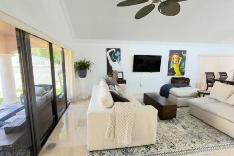 House in Deerfield Beach, Florida 3 bedrooms, 230.21 sq.m. № 2088294 - photo 17