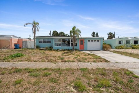 House in Ormond Beach, Florida 3 bedrooms, 119.1 sq.m. № 1732403 - photo 1