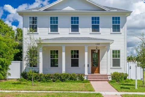 House in Saint Petersburg, Florida 4 bedrooms, 268.39 sq.m. № 2359473
