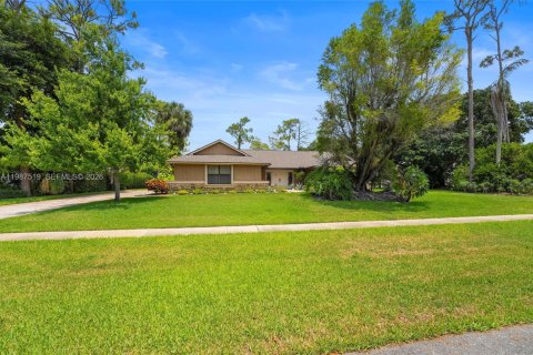 House in Wellington, Florida 3 bedrooms, 186.92 sq.m. № 2051239 - photo 5