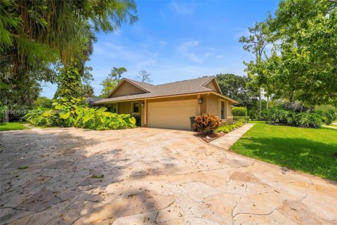 House in Wellington, Florida 3 bedrooms, 186.92 sq.m. № 2051239 - photo 6