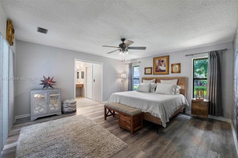 House in Wellington, Florida 3 bedrooms, 186.92 sq.m. № 2051239 - photo 27