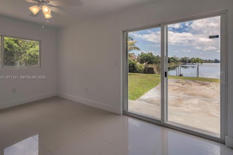 Снять в аренду виллу или дом в Майами, Флорида 4 спальни, 84.73м2, № 2032742 - фото 5