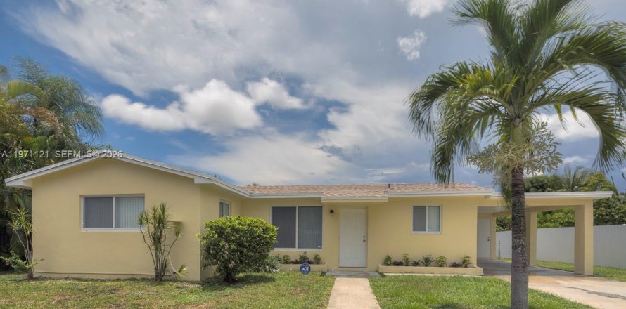 Дом в Майами, Флорида 4 спальни, 84.73м2 № 2032742