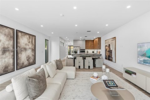 Купить таунхаус в Майами, Флорида 4 спальни, № 2048350 - фото 29