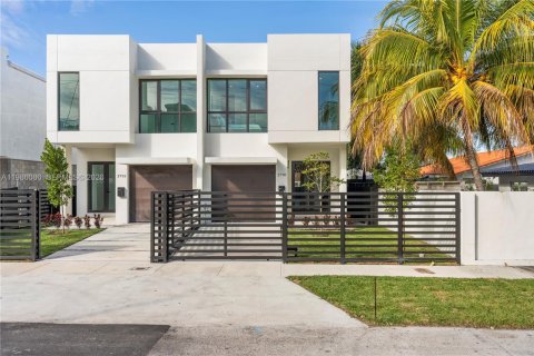 Купить таунхаус в Майами, Флорида 4 спальни, № 2048350 - фото 4