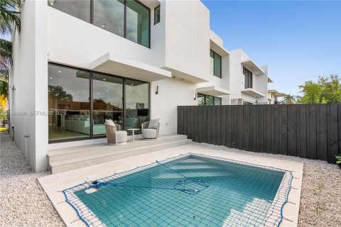 Купить таунхаус в Майами, Флорида 4 спальни, № 2048350 - фото 11