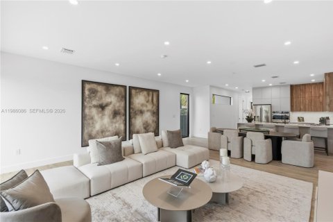 Купить таунхаус в Майами, Флорида 4 спальни, № 2048350 - фото 28