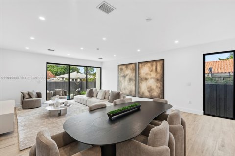 Купить таунхаус в Майами, Флорида 4 спальни, № 2048350 - фото 26