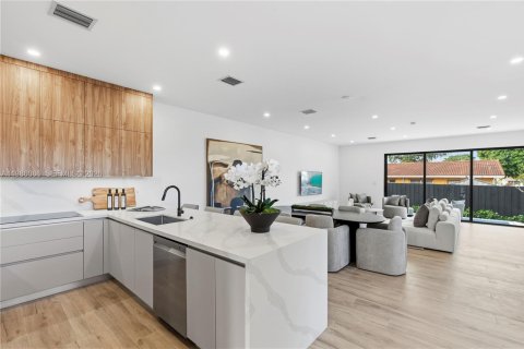 Купить таунхаус в Майами, Флорида 4 спальни, № 2048350 - фото 23