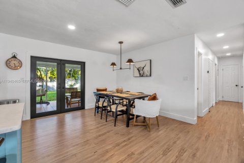 Купить виллу или дом в Пальметто-Бей, Флорида 4 спальни, 122.91м2, № 1998493 - фото 14