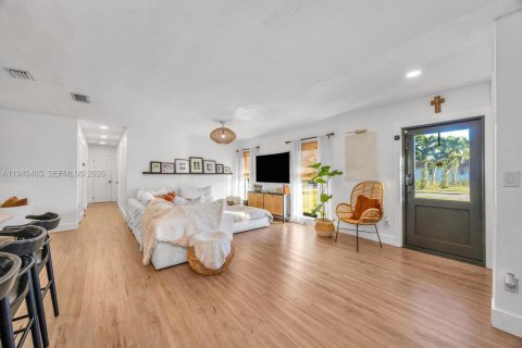 Купить виллу или дом в Пальметто-Бей, Флорида 4 спальни, 122.91м2, № 1998493 - фото 20