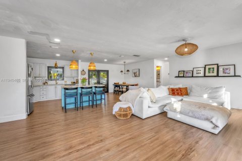 Купить виллу или дом в Пальметто-Бей, Флорида 4 спальни, 122.91м2, № 1998493 - фото 19