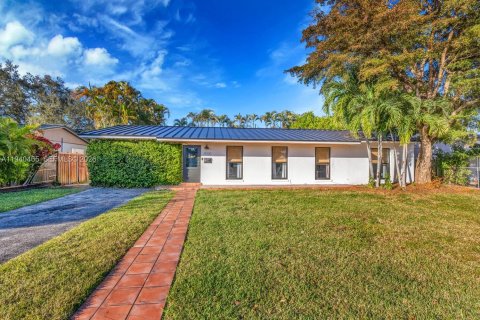 Дом в Пальметто-Бей, Флорида 4 спальни, 122.91м2 № 1998493