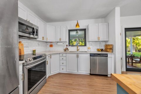 Купить виллу или дом в Пальметто-Бей, Флорида 4 спальни, 122.91м2, № 1998493 - фото 4