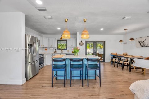 Купить виллу или дом в Пальметто-Бей, Флорида 4 спальни, 122.91м2, № 1998493 - фото 13