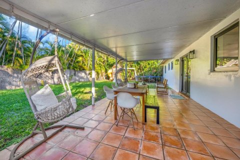 Купить виллу или дом в Пальметто-Бей, Флорида 4 спальни, 122.91м2, № 1998493 - фото 22