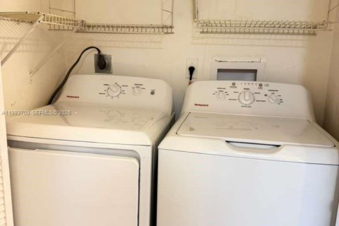 Снять в аренду кондоминиум в Мирамар, Флорида 2 спальни, 75.9м2, № 2055609 - фото 6