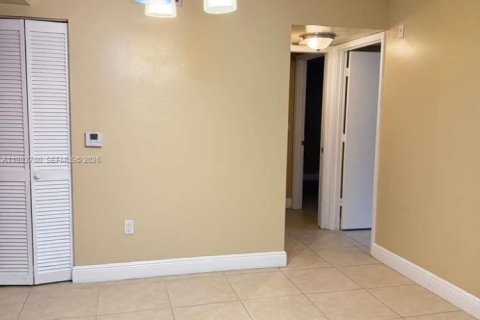 Снять в аренду кондоминиум в Мирамар, Флорида 2 спальни, 75.9м2, № 2055609 - фото 4