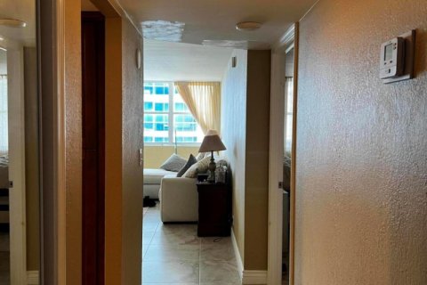 Copropriété à louer à Miami Beach, Floride: 1 chambre, 104.52 m2 № 1102133 - photo 1
