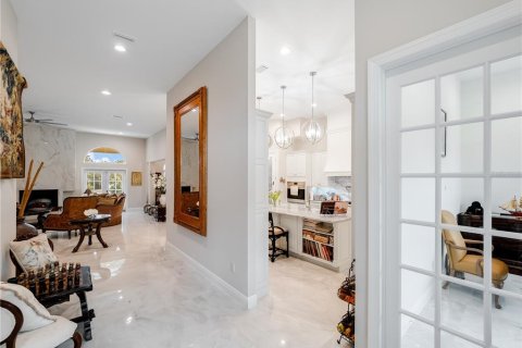 Villa ou maison à vendre à Lady Lake, Floride: 5 chambres, 490.34 m2 № 1510493 - photo 4