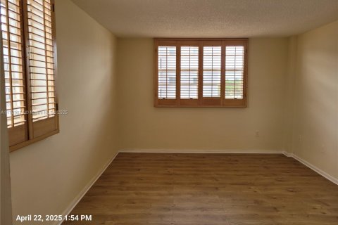 Condo in Miami, Florida, 2 bedrooms  № 1684236 - photo 24