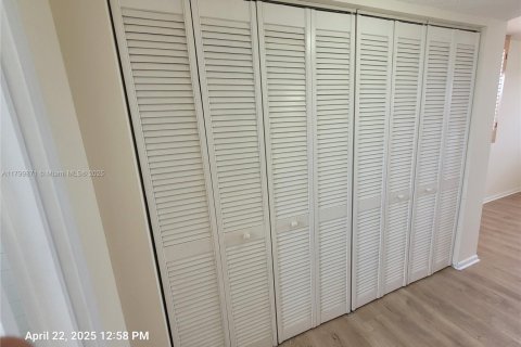 Condo in Miami, Florida, 2 bedrooms  № 1684236 - photo 28