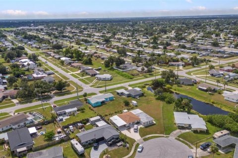 Casa en venta en Port Charlotte, Florida, 2 dormitorios, 123 m2 № 1875931 - foto 20