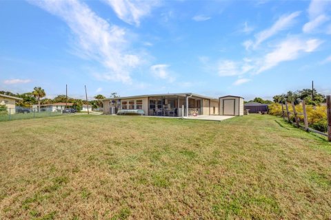 Casa en venta en Port Charlotte, Florida, 2 dormitorios, 123 m2 № 1875931 - foto 3