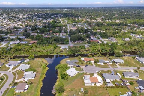 Casa en venta en Port Charlotte, Florida, 2 dormitorios, 123 m2 № 1875931 - foto 30