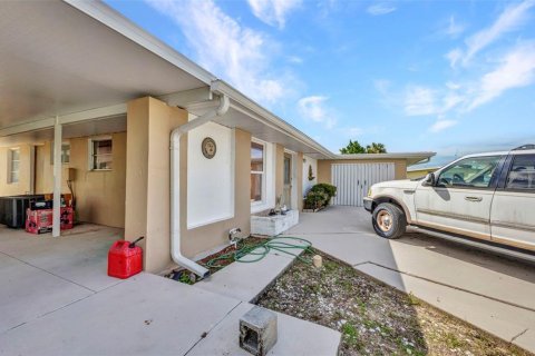 Casa en venta en Port Charlotte, Florida, 2 dormitorios, 123 m2 № 1875931 - foto 10