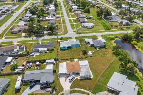 Casa en venta en Port Charlotte, Florida, 2 dormitorios, 123 m2 № 1875931 - foto 18