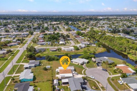 Casa en venta en Port Charlotte, Florida, 2 dormitorios, 123 m2 № 1875931 - foto 14